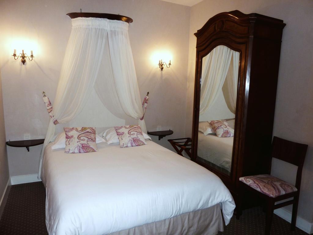Hotel Du Manoir Тур Екстериор снимка