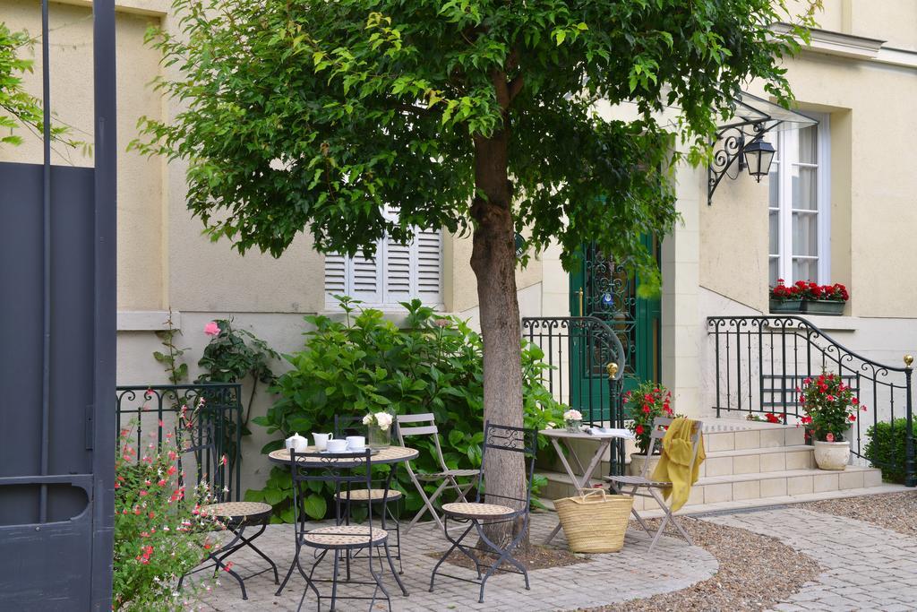 Hotel Du Manoir Тур Екстериор снимка