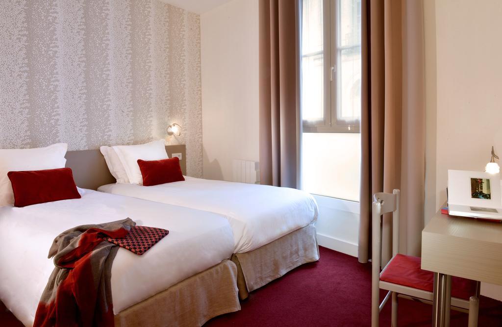 Hotel Du Manoir Тур Екстериор снимка