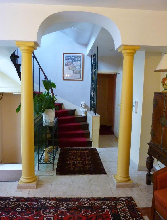 Hotel Du Manoir Тур Екстериор снимка