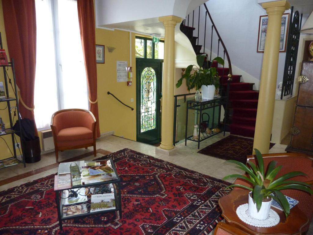 Hotel Du Manoir Тур Екстериор снимка