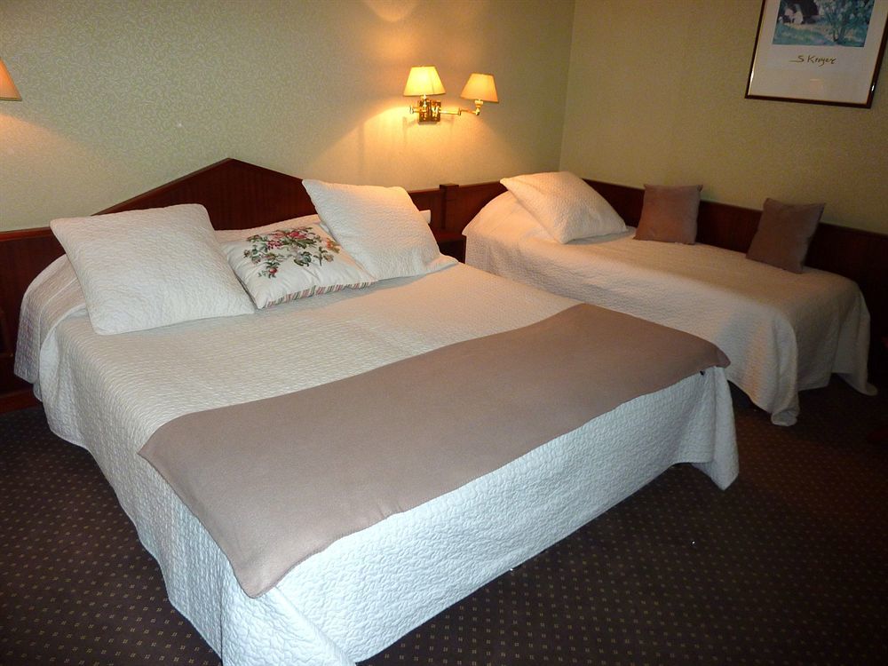 Hotel Du Manoir Тур Екстериор снимка