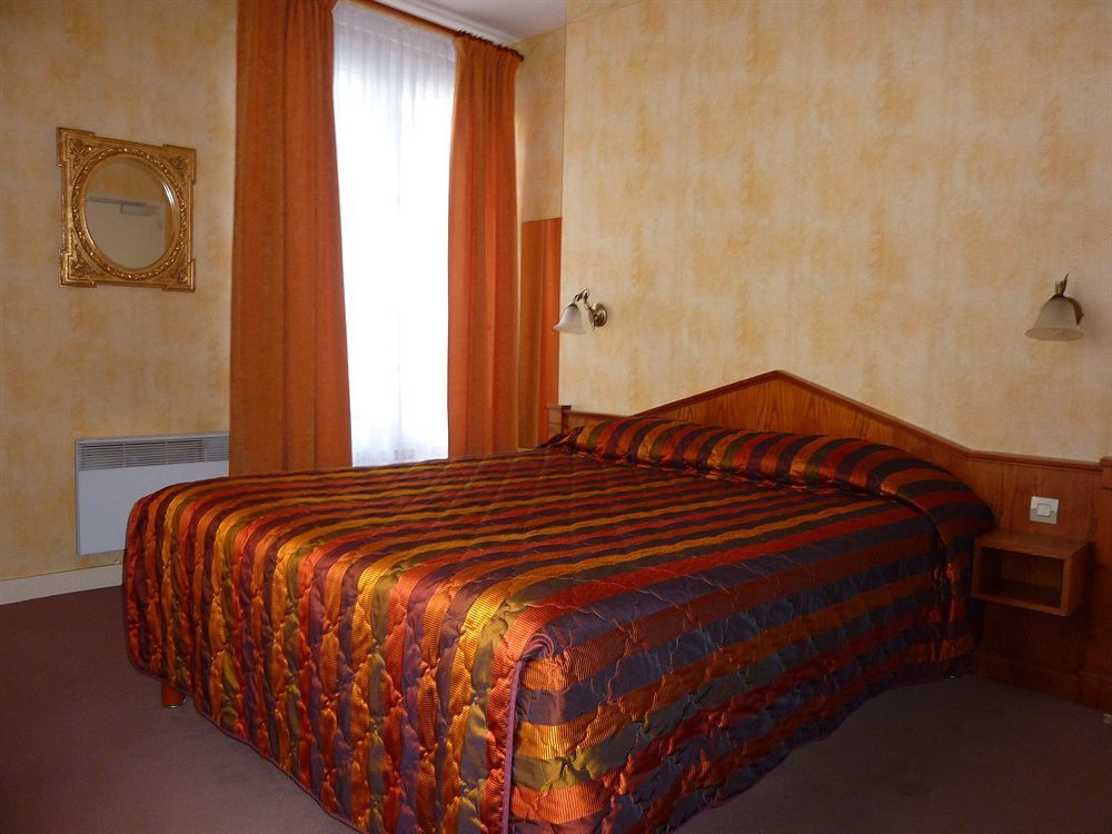 Hotel Du Manoir Тур Екстериор снимка