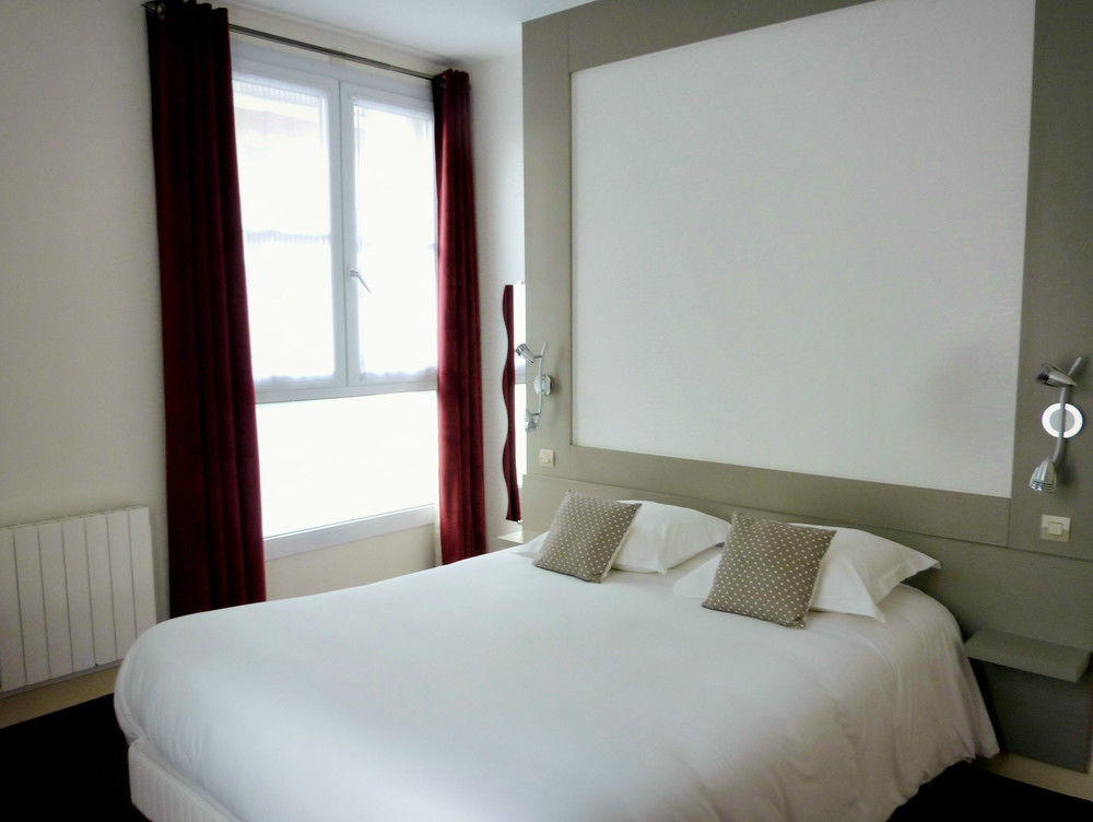 Hotel Du Manoir Тур Екстериор снимка